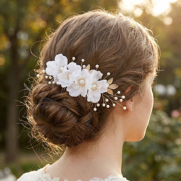 Peigne à Cheveux Doré à Fleurs Blanches pour Mariage
