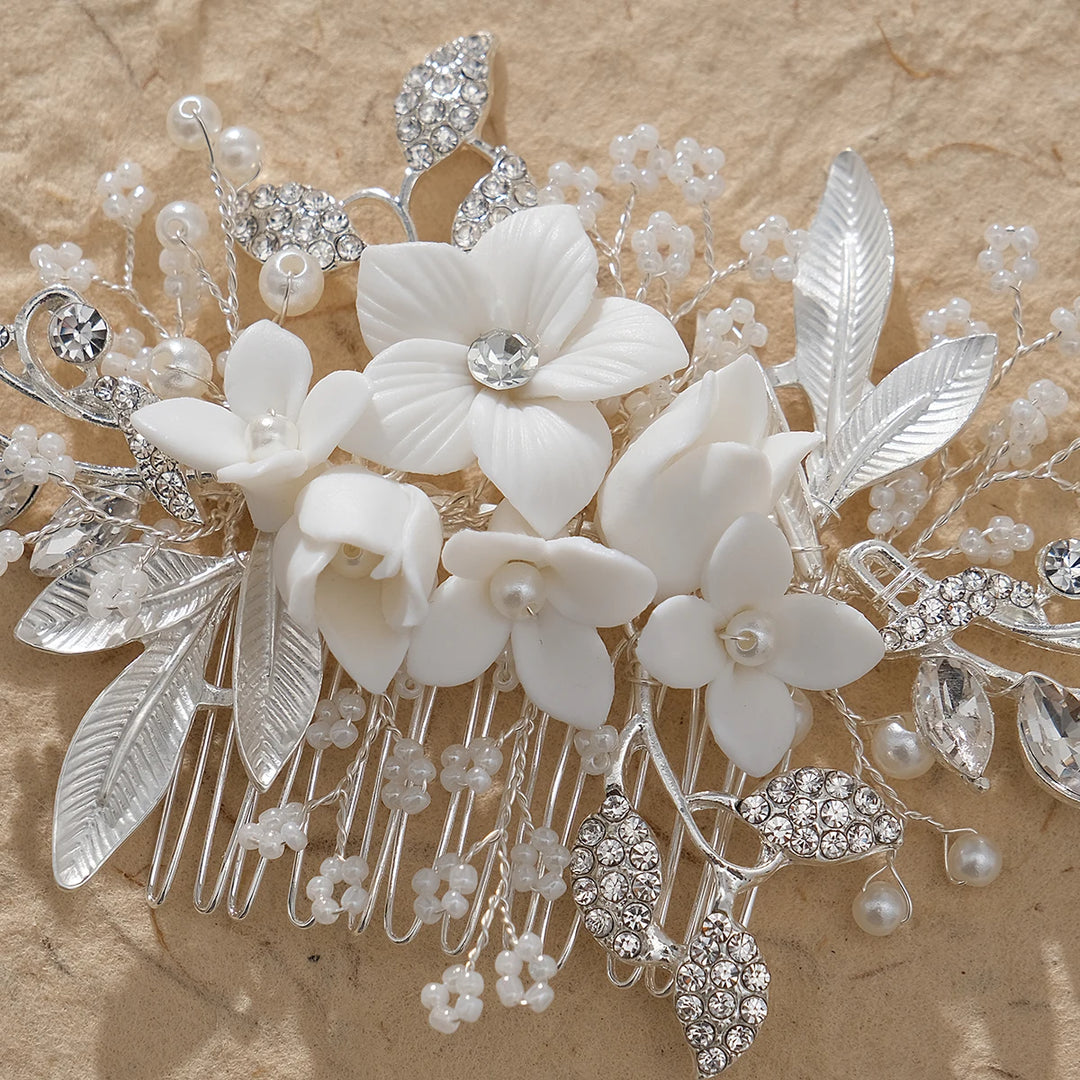 Peigne à cheveux de mariage avec fleurs et perles