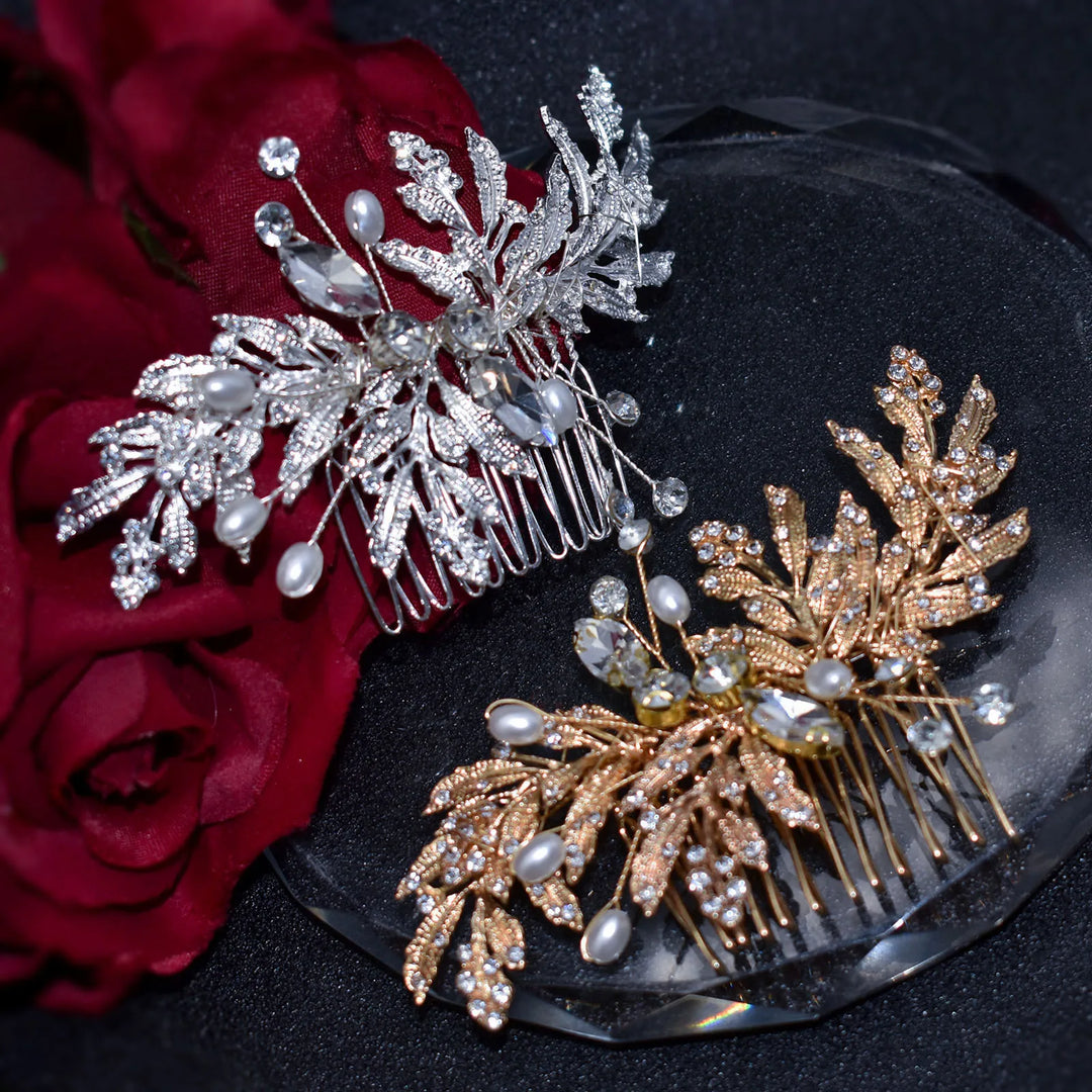 Peignes à cheveux de mariage avec feuilles et perles