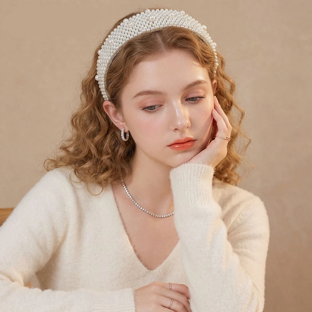 Serre-tête large avec perles blanches élégant pour femme chic