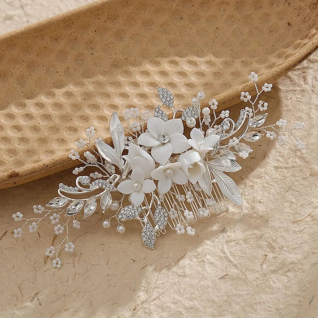 Peigne à cheveux de mariage avec fleurs et perles
