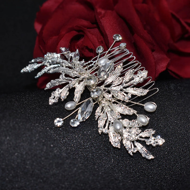 Peigne à cheveux argenté de mariage avec feuilles et perles
