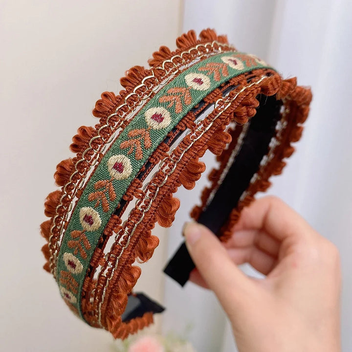 Serre-tête brodé bohème vintage – motif ethnique avec finitions décoratives