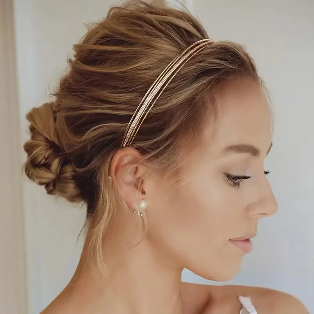 Serre-tête fin en métal doré élégant pour femme