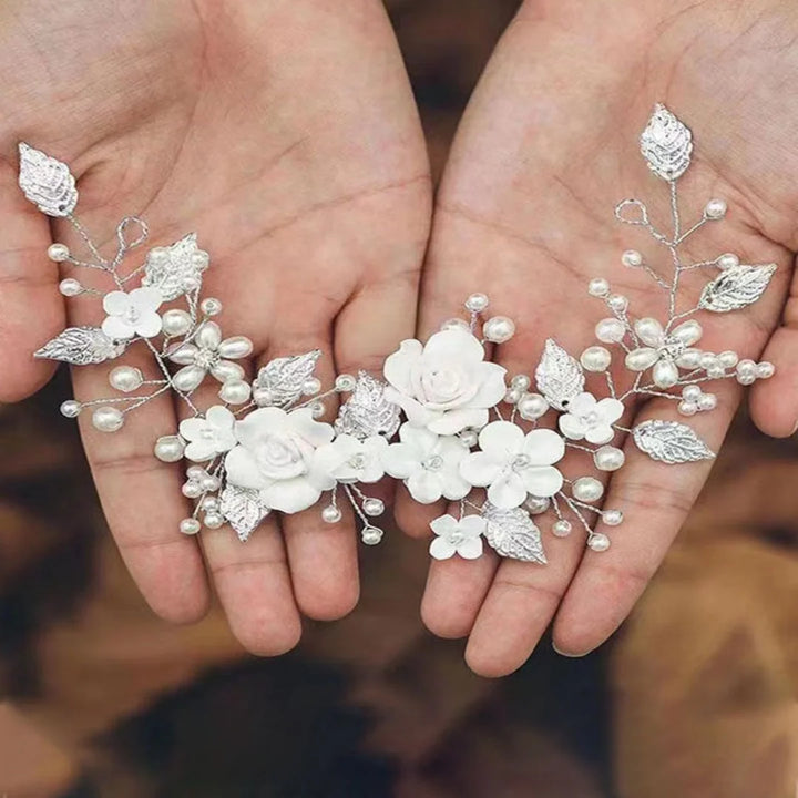 Épingle à cheveux de mariage avec fleurs et perles