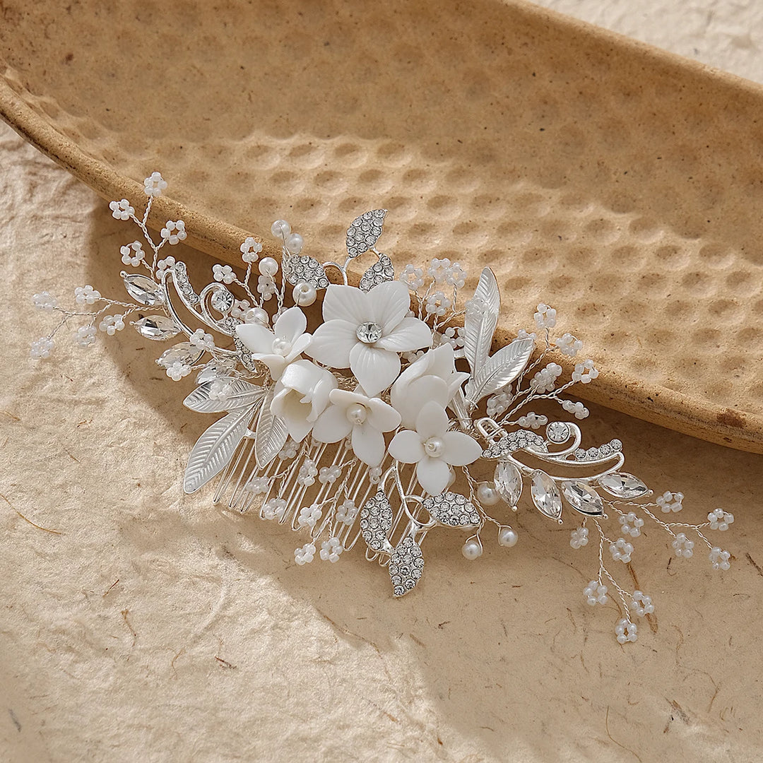 Peigne à cheveux de mariage avec fleurs et perles