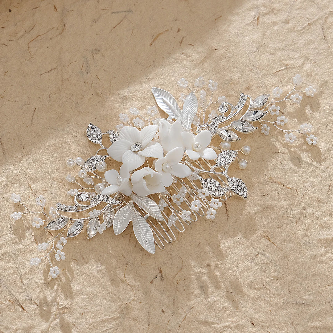 Peigne à cheveux de mariage avec fleurs et perles